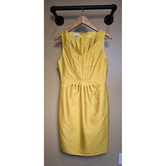 Valentino 100% silk sleeveless yellow pleated dress women's size 6
